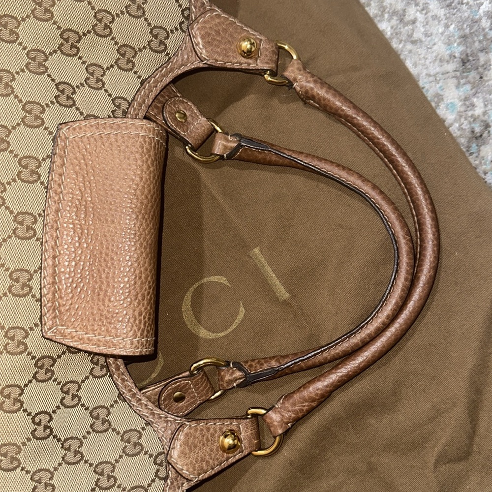Vintage Gucci New Pelham Large Shoulder Bag w/ Gold Hardware - Picture 11 of 14